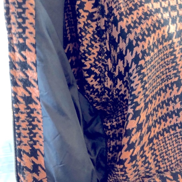 HYFVE brn/blk Bomber jacket w/pockets front lines. Can be worn semi or casual. - Picture 5 of 7